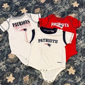 NFL Patriots onesie bundle size 6-9 Mo